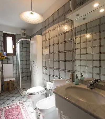 - Foresteria - Frontelago Bed & Breakfast 2*