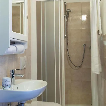- Foresteria - Frontelago 4* Манделло-дель-Ларио