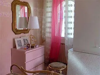 ベッド・アンド・ブレックファスト - Foresteria - Frontelago マンデッロ・デル・ラーリオ