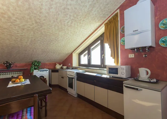 - Foresteria - Frontelago 4* Mandello del Lario