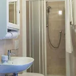 - Foresteria - Frontelago 4* מנדלו דל לאריו