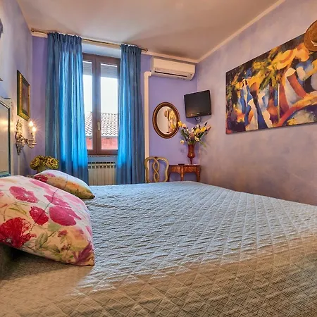 - Foresteria - Frontelago مانديلو ديل لاريو