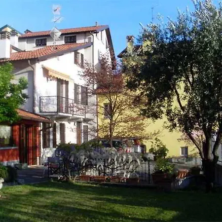 Bed & Breakfast - Foresteria - Frontelago 4*